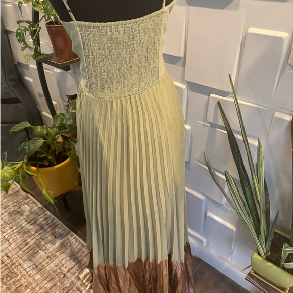Anthropologie Green and gold Pleated Corset Dress - Picture 4 of 6